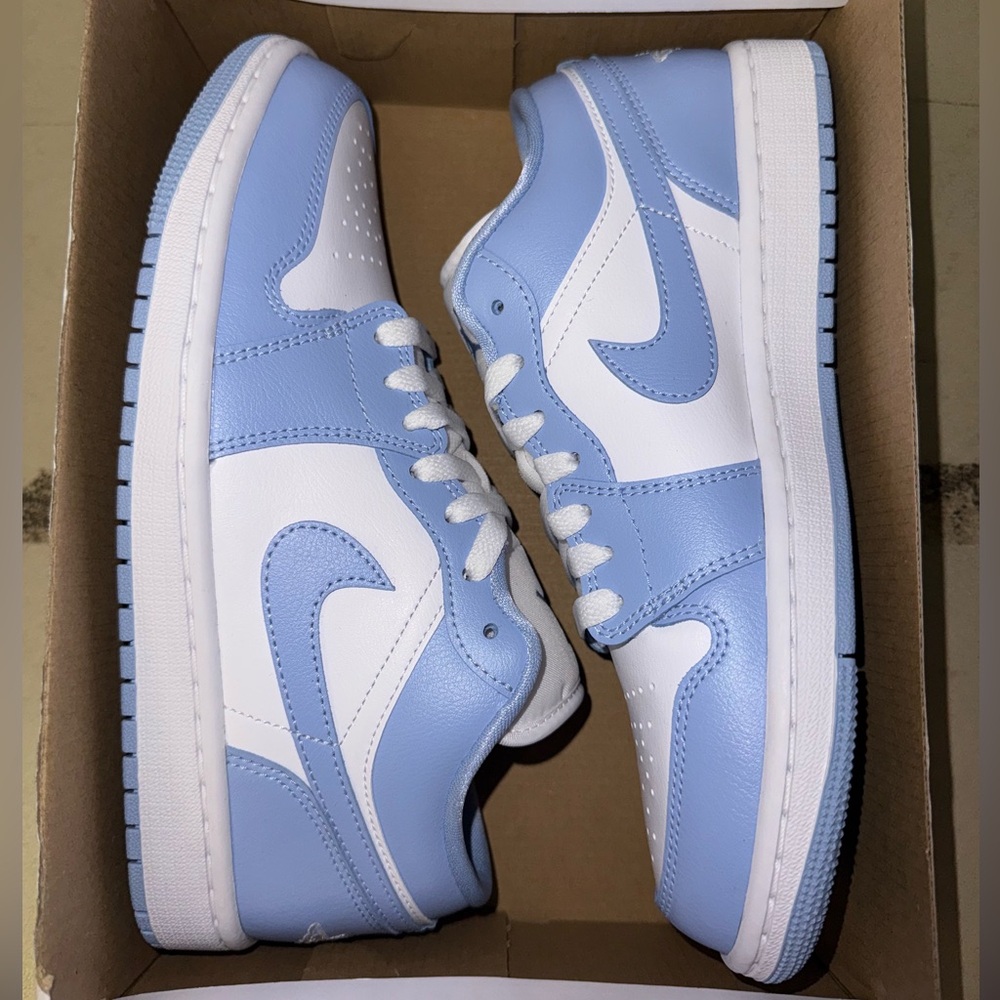Women’s Air Jordan 1 Low White Aluminum